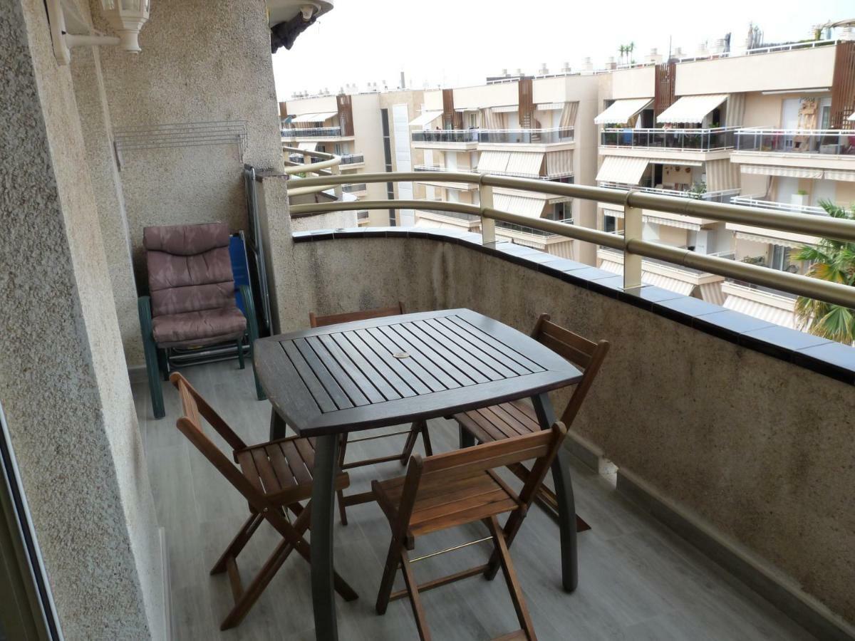 Apartamento Салоу Екстер'єр фото